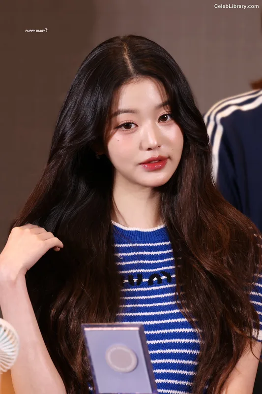 Jang Won-young  장원영 WONYOUNG photo 19 of 5846