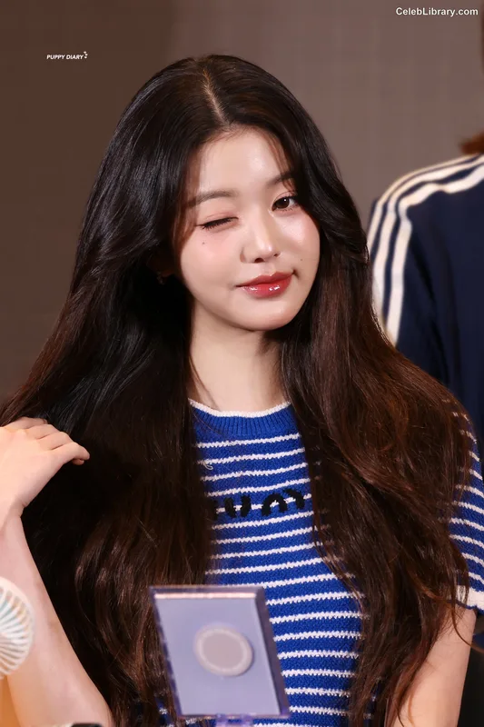 Jang Won-young  장원영 WONYOUNG photo 20 of 5846