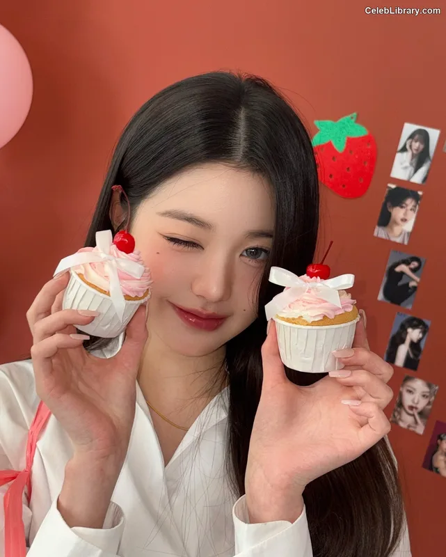 Jang Won-young  장원영 WONYOUNG photo 24 of 5846