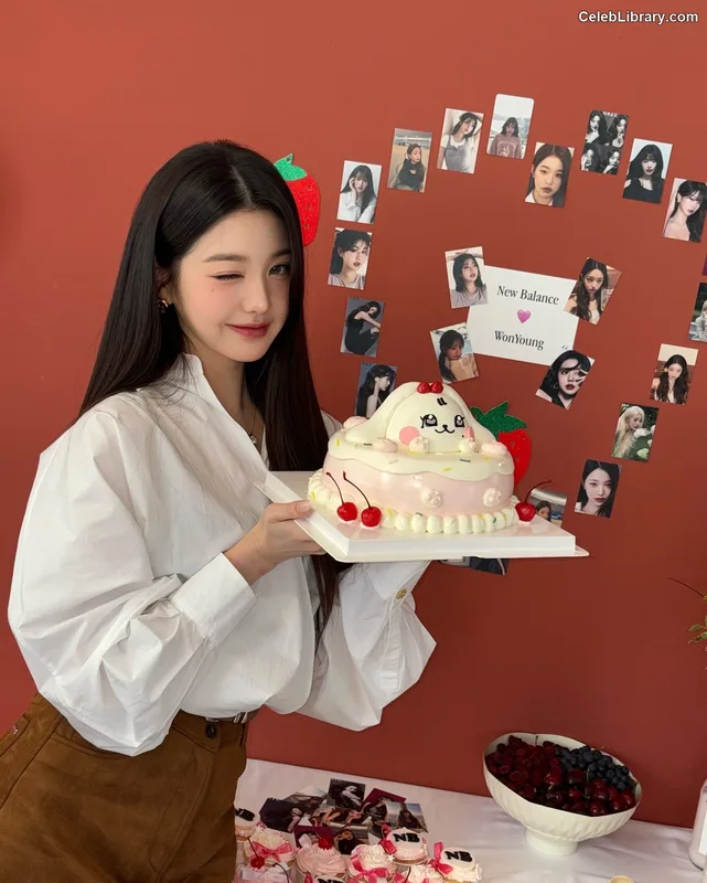 Jang Won-young  장원영 WONYOUNG photo 2 of 5846