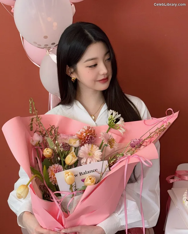 Jang Won-young  장원영 WONYOUNG photo 5 of 5846