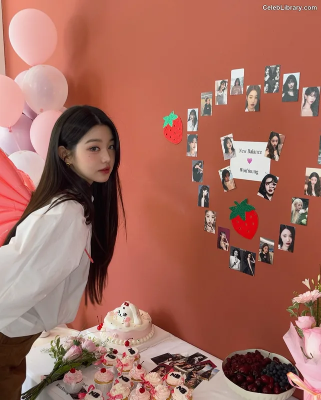 Jang Won-young  장원영 WONYOUNG photo 10 of 5846