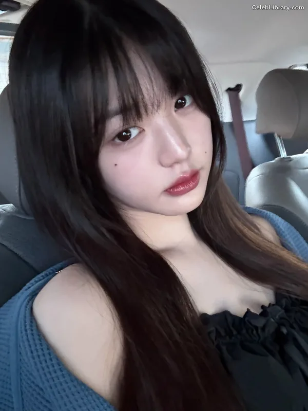 Jang Won-young  장원영 WONYOUNG photo 1 of 5846