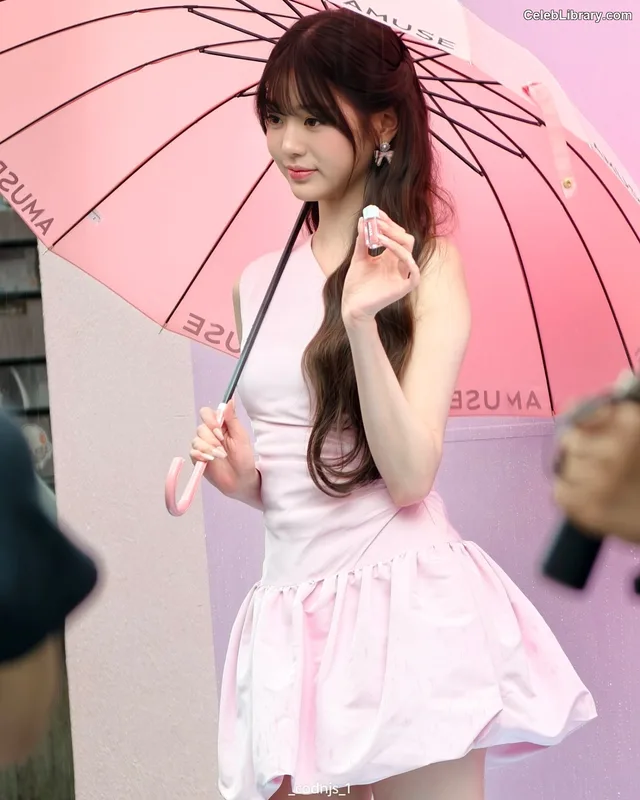 Jang Won-young  장원영 WONYOUNG photo 2 of 5846