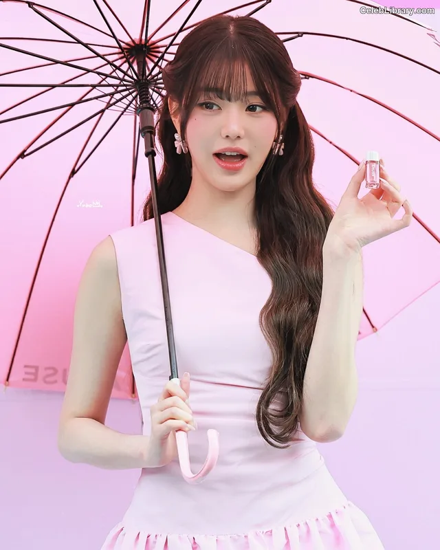 Jang Won-young  장원영 WONYOUNG photo 10 of 5846