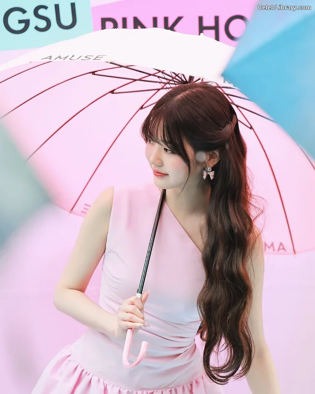 Jang Won-young  장원영 WONYOUNG photo 13 of 5846