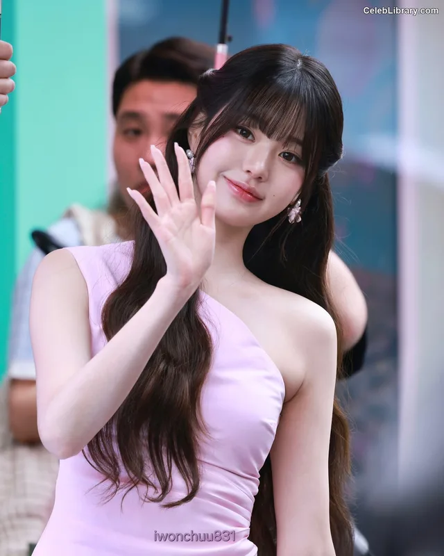 Jang Won-young  장원영 WONYOUNG photo 17 of 5846