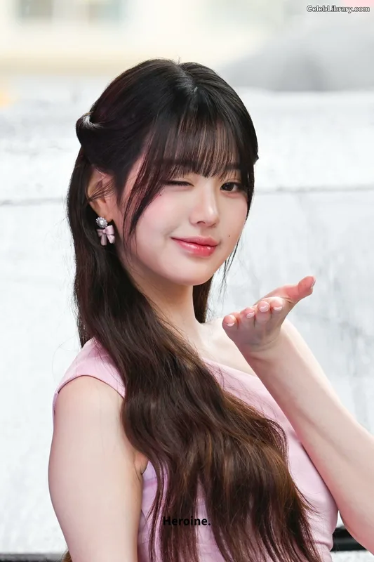 Jang Won-young  장원영 WONYOUNG photo 2 of 5846