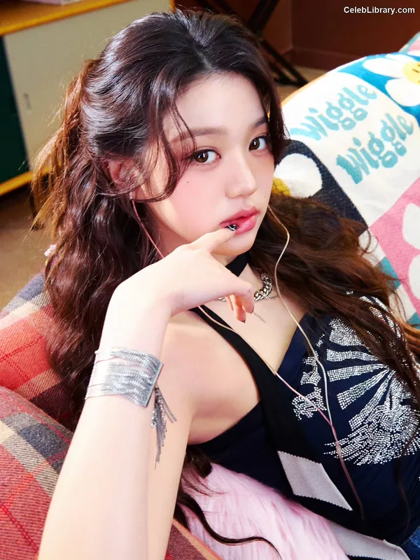 Jang Won-young  장원영 WONYOUNG photo 8 of 5846