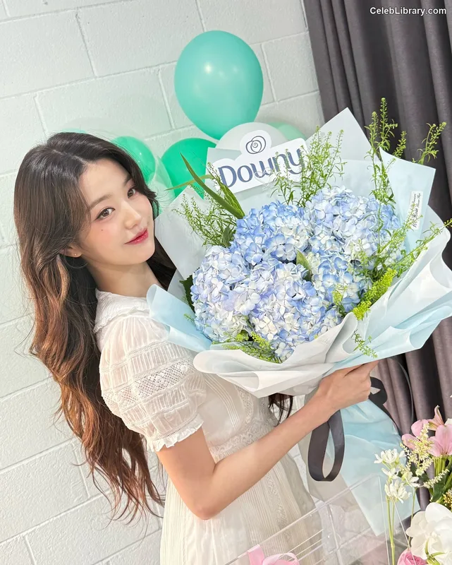 Jang Won-young  장원영 WONYOUNG photo 10 of 5846