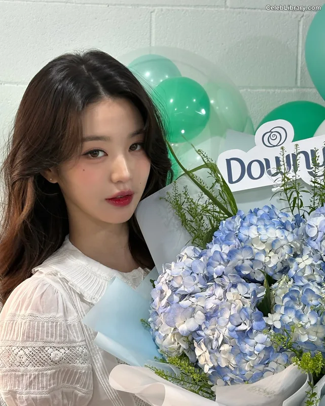 Jang Won-young  장원영 WONYOUNG photo 18 of 5846