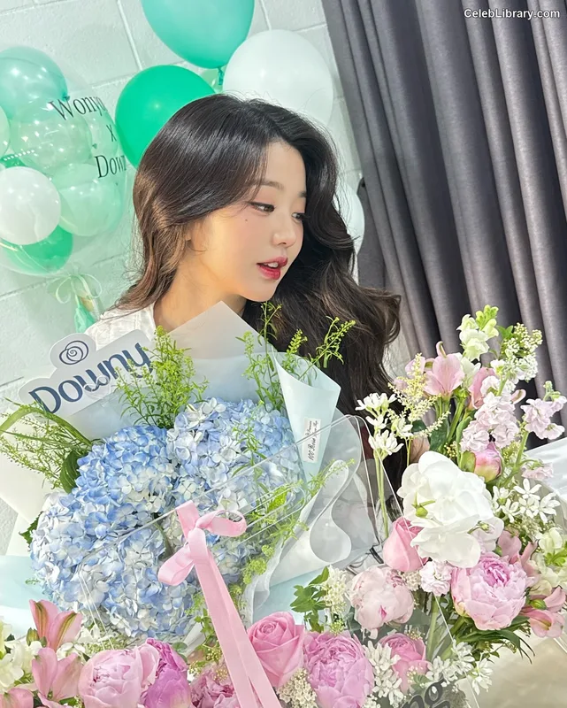 Jang Won-young  장원영 WONYOUNG photo 24 of 5846