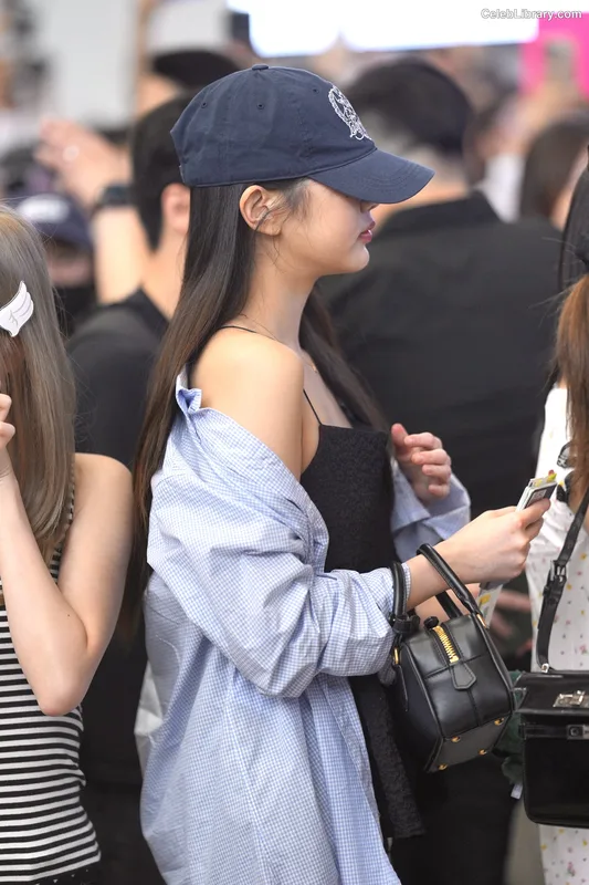Jang Won-young  장원영 WONYOUNG photo 6 of 5846