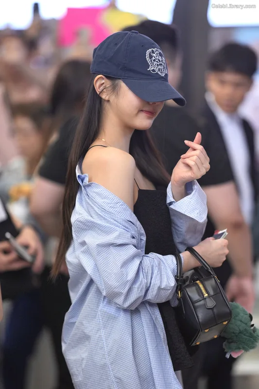 Jang Won-young  장원영 WONYOUNG photo 7 of 5846