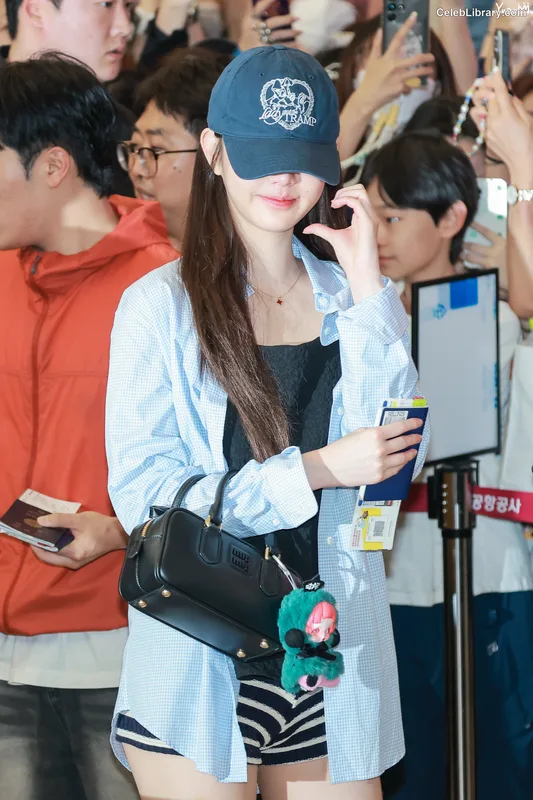 Jang Won-young  장원영 WONYOUNG photo 10 of 5846