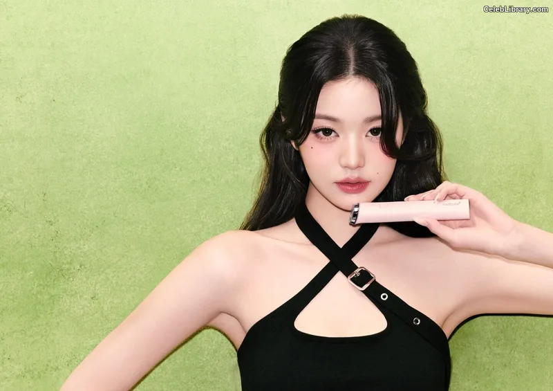 Jang Won-young  장원영 WONYOUNG photo 2 of 5846