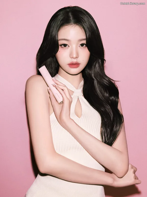 Jang Won-young  장원영 WONYOUNG photo 4 of 5846