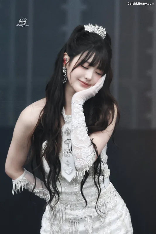 Jang Won-young  장원영 WONYOUNG photo 9 of 5846