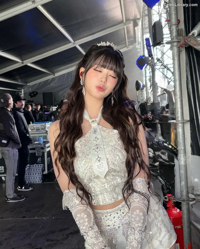 Jang Won-young 장원영 WONYOUNG photo 1 of 5846
