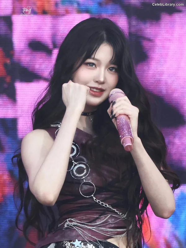 Jang Won-young 장원영 WONYOUNG photo 19 of 5846