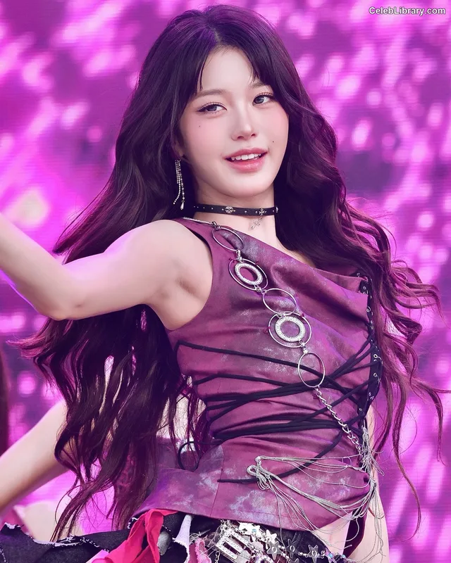 Jang Won-young 장원영 WONYOUNG photo 2 of 5846
