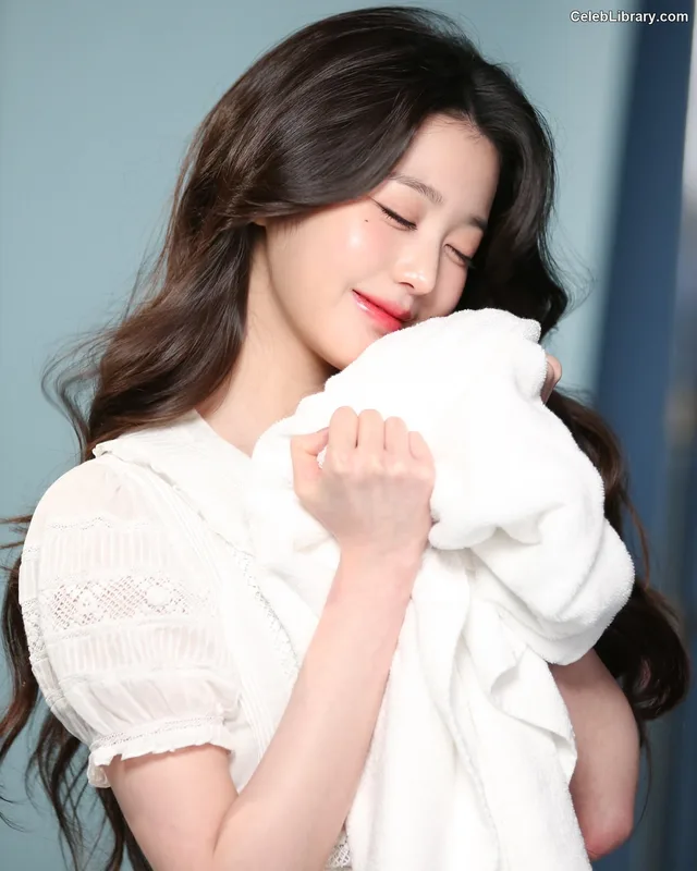 Jang Won-young 장원영 WONYOUNG photo 8 of 5846
