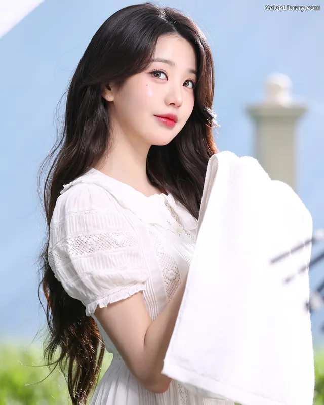 Jang Won-young 장원영 WONYOUNG photo 9 of 5846