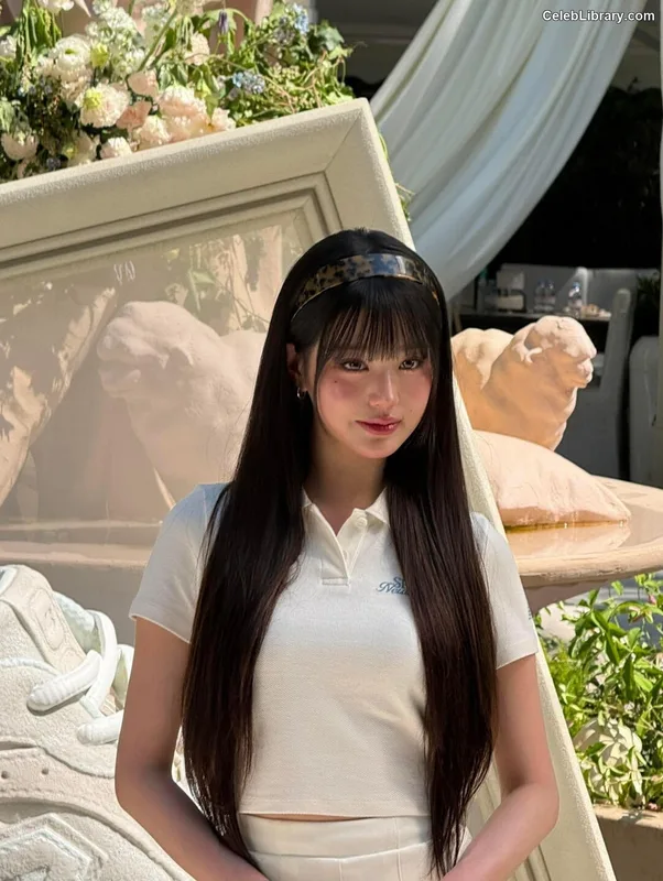 Jang Won-young  장원영 WONYOUNG photo 10 of 5846