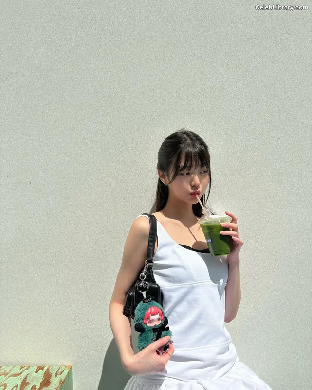 Jang Won-young  장원영 WONYOUNG photo 2 of 5846