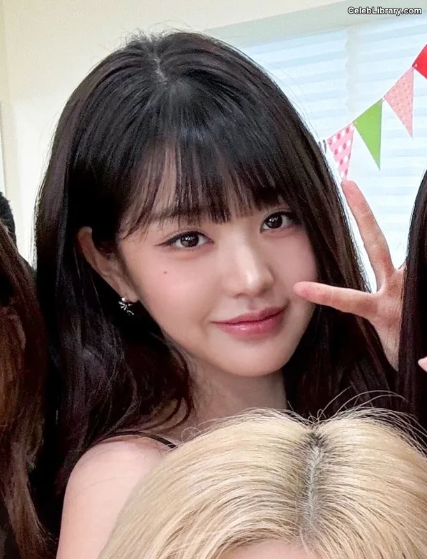 Jang Won-young 장원영 WONYOUNG photo 17 of 5846