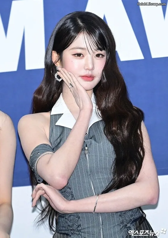 Jang Won-young 장원영 WONYOUNG photo 18 of 5846