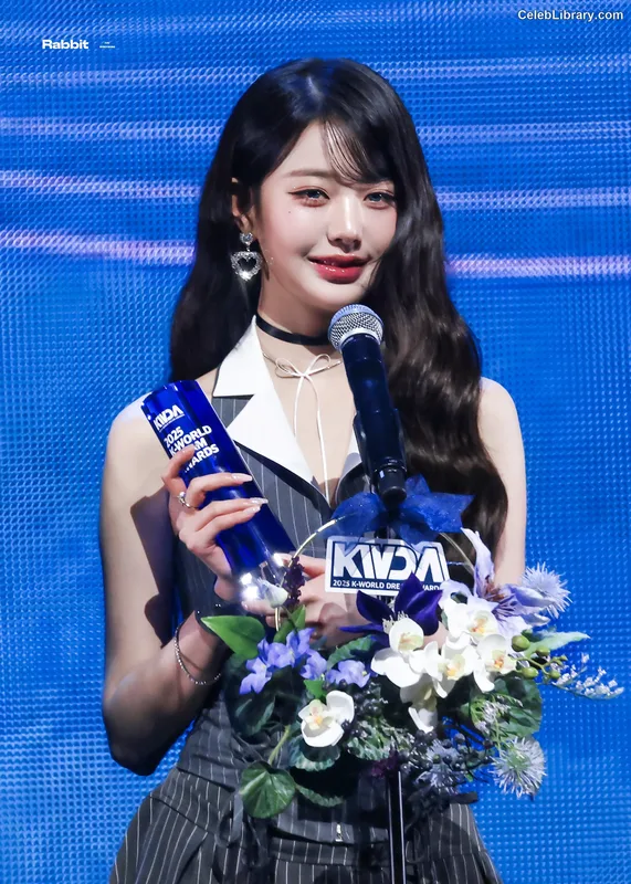 Jang Won-young  장원영 WONYOUNG photo 1 of 5846