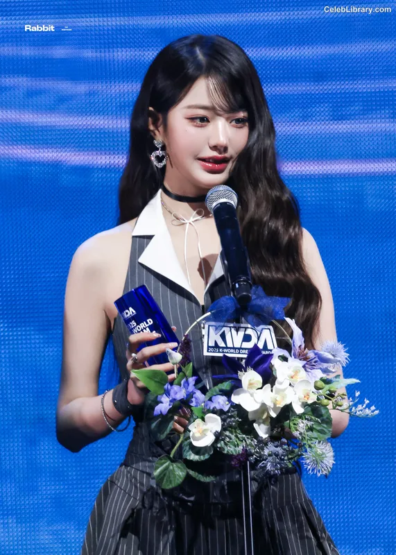 Jang Won-young  장원영 WONYOUNG photo 2 of 5846