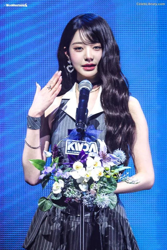 Jang Won-young  장원영 WONYOUNG photo 7 of 5846