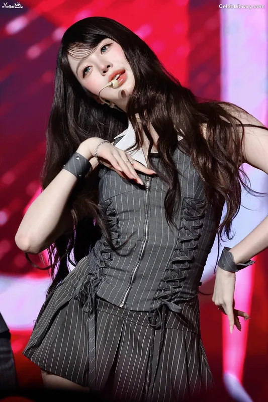 Jang Won-young  장원영 WONYOUNG photo 6 of 5846