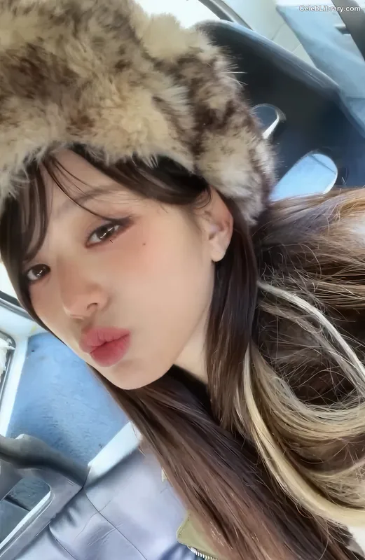 Jang Won-young  장원영 WONYOUNG photo 6 of 5846