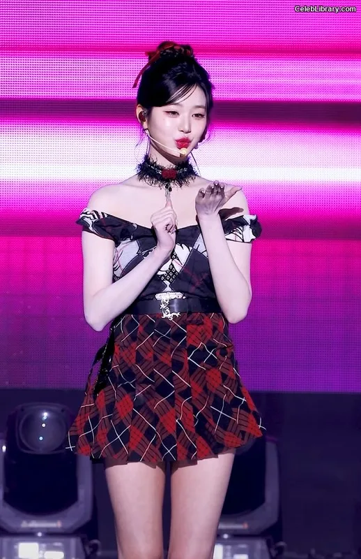Jang Won-young  장원영 WONYOUNG photo 10 of 5846