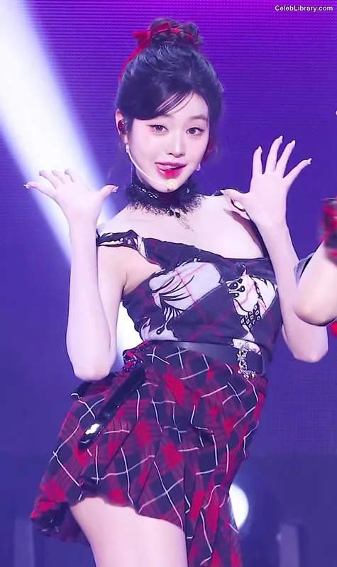 Jang Won-young  장원영 WONYOUNG photo 11 of 5846