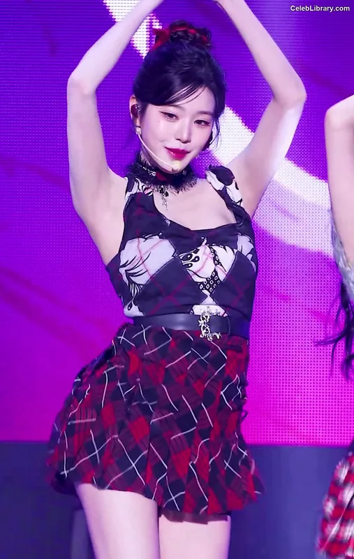 Jang Won-young  장원영 WONYOUNG photo 14 of 5846