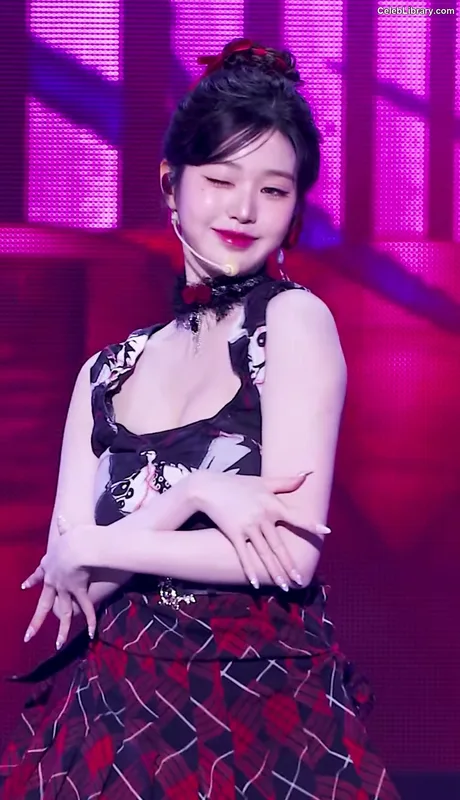 Jang Won-young  장원영 WONYOUNG photo 15 of 5846