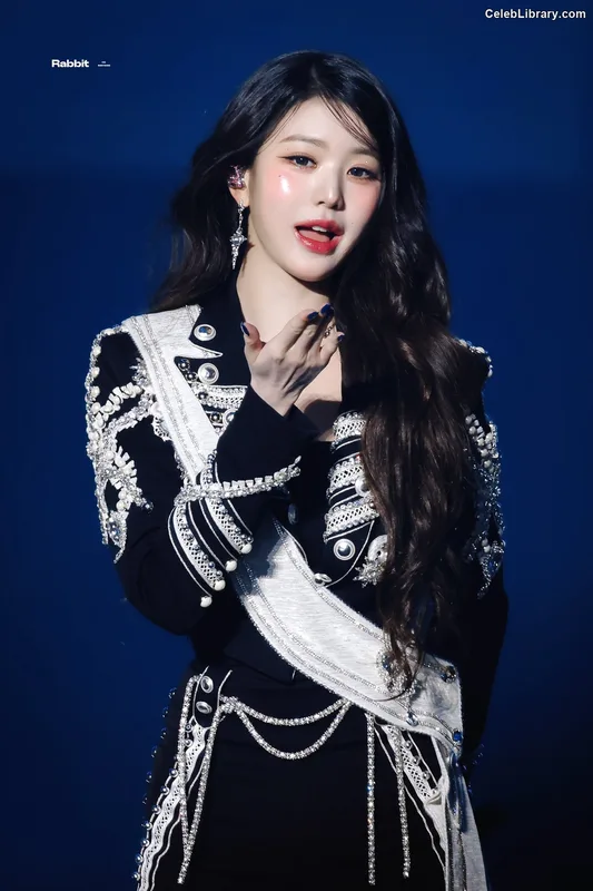Jang Won-young  장원영 WONYOUNG photo 4 of 5846