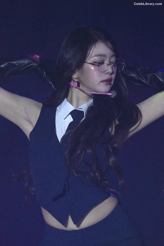 Jang Won-young 장원영 WONYOUNG photo 10 of 5846