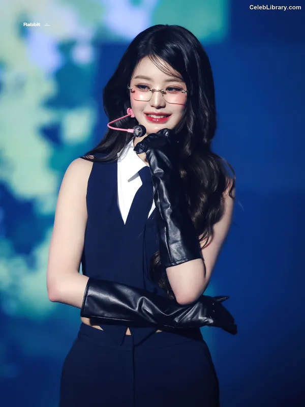 Jang Won-young 장원영 WONYOUNG photo 17 of 5846