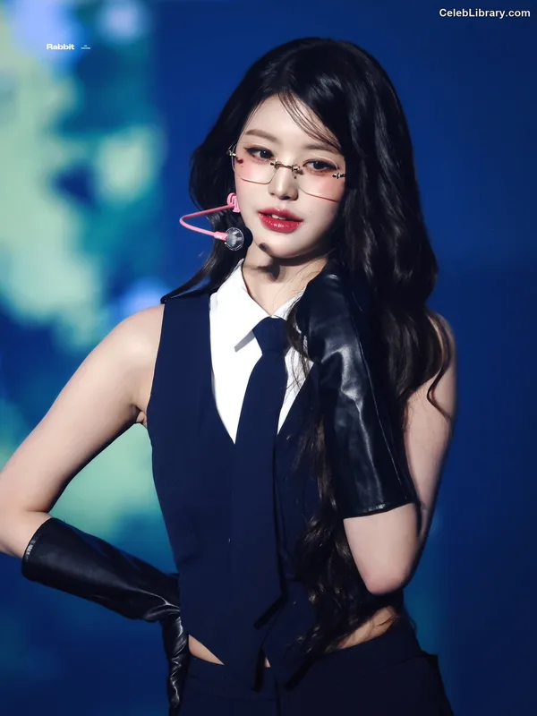 Jang Won-young 장원영 WONYOUNG photo 18 of 5846