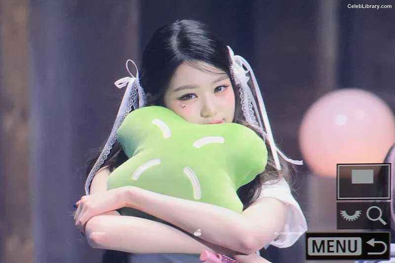 Jang Won-young 장원영 WONYOUNG photo 2 of 5846