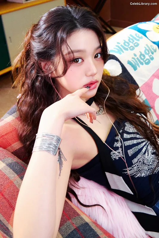 Jang Won-young 장원영 WONYOUNG photo 23 of 5846