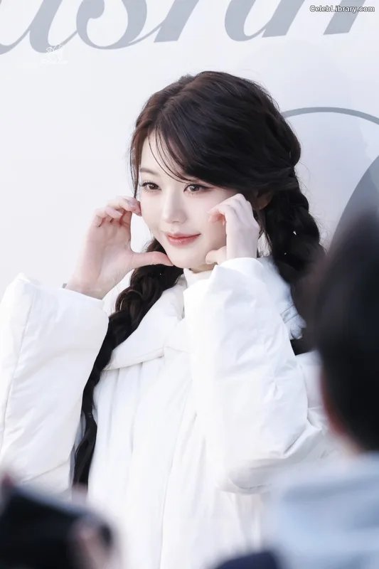 Jang Won-young 장원영 WONYOUNG photo 14 of 5846
