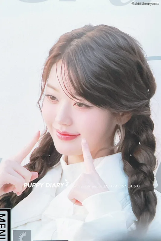 Jang Won-young 장원영 WONYOUNG photo 24 of 5846