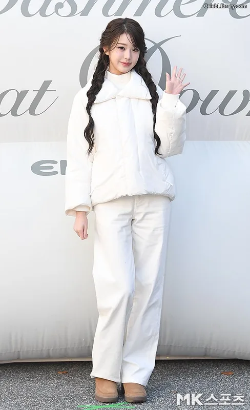 Jang Won-young  장원영 WONYOUNG photo 4 of 5846