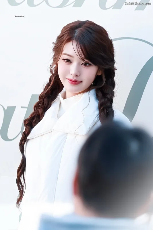 Jang Won-young  장원영 WONYOUNG photo 10 of 5846